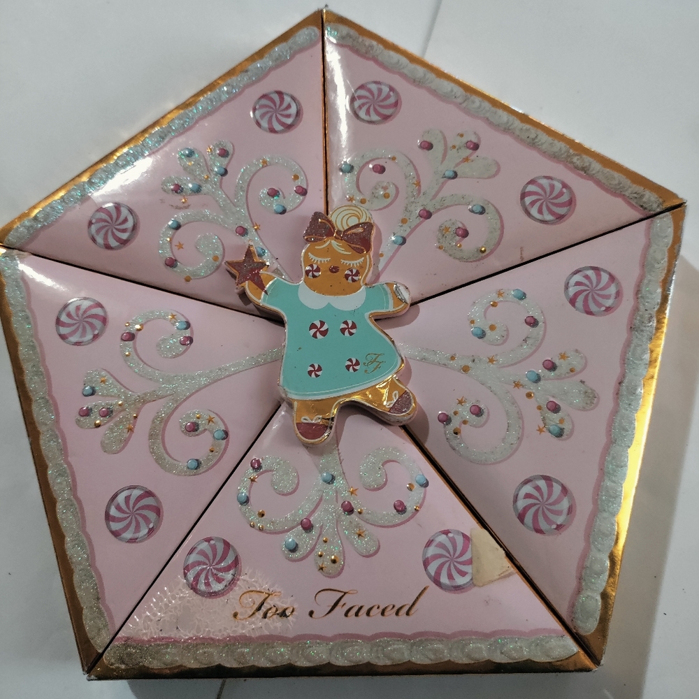 Too faced christmas star limited edition palette!